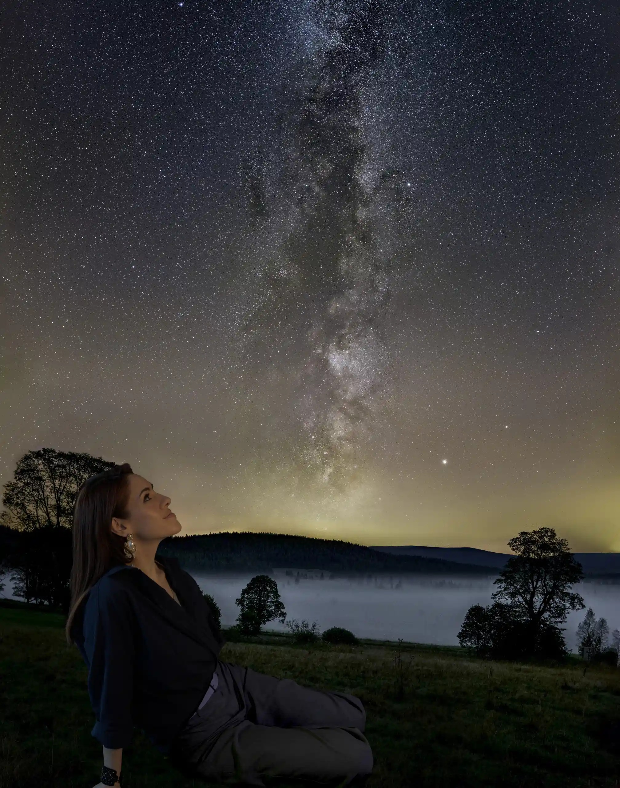 Gazing at the vast starry sky, finding artistic inspiration and meaning through the magic of science and embroidery textile art.